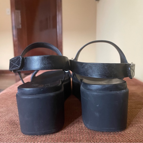 Aldo Platform Black Sandals - Picture 3 of 6